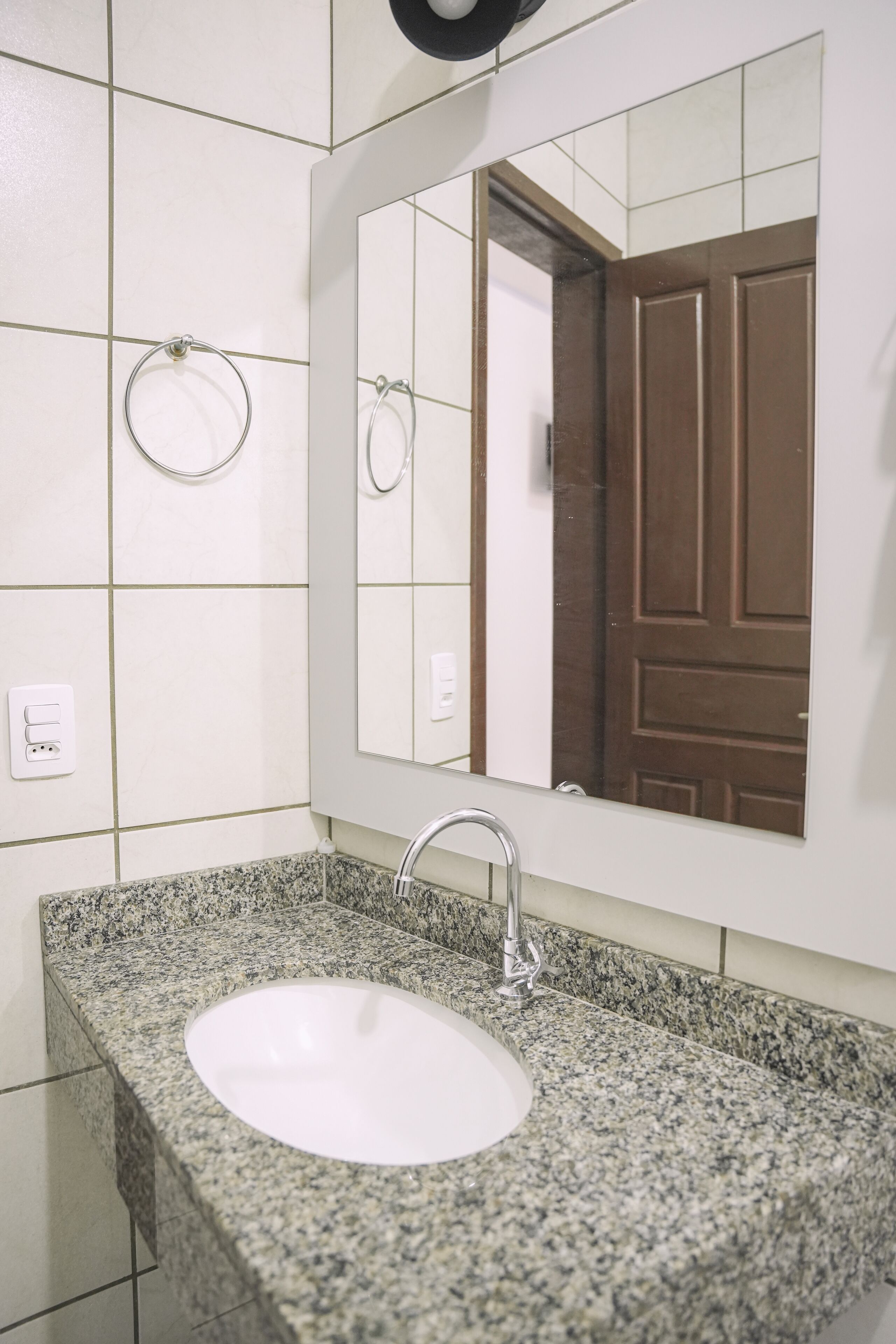 apartment | bathroom | shower, free toiletries, hair dryer, towels
