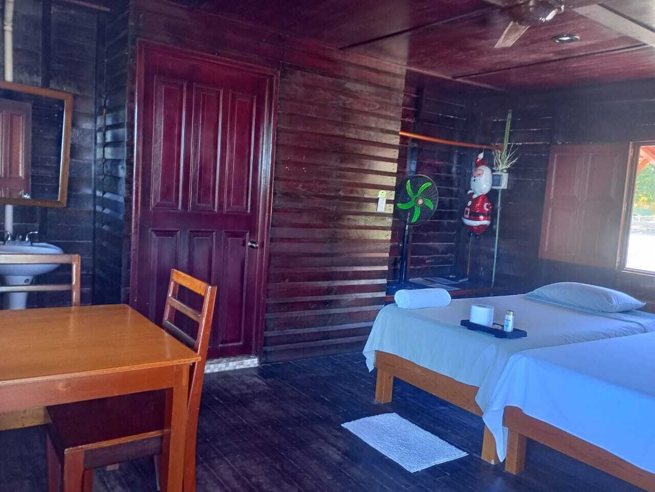 Traditional Cabin, 2 Double Beds, Garden View, Garden Area | Free WiFi, bed sheets