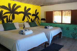 トラ�ディショナル キャビン ダブルベッド 2 台 パーシャルシービュー ビーチサイド | WiFi (無料)、ベッドシーツ