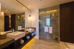 Suite, 1 King Bed (Regency Suite) | Bathroom - Hyatt Regency Andares Guadalajara (Zapopan)