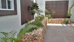 Exterior - Gabrielle’s (Port-au-Prince)