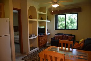 Luxury Suite, 1 Bedroom | Premium bedding, in-room safe, iron/ironing board, rollaway beds - Excel Sense Playacar Boutique Hotel (Playa del Carmen)