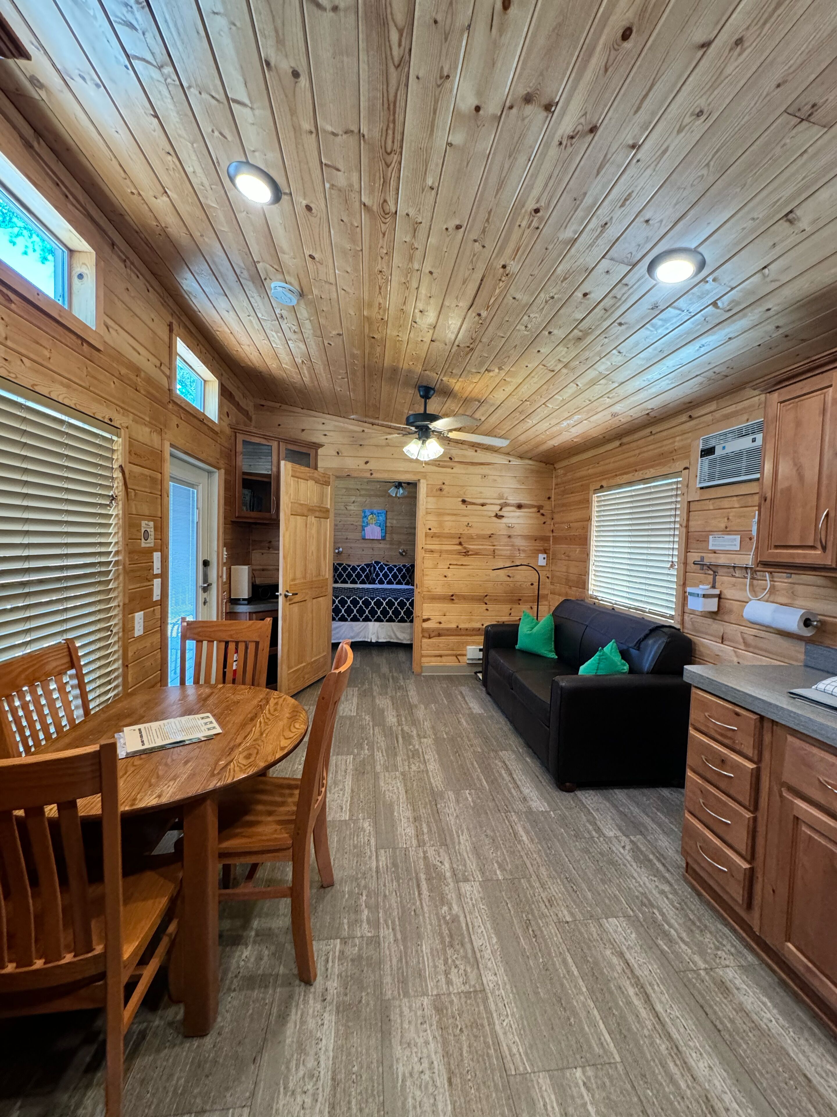 Cabin, 1 Bedroom, Accessible, Kitchenette | Living area