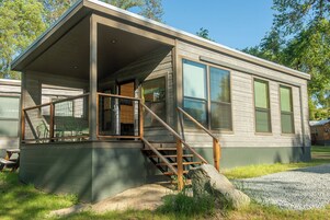 Deluxe Cabin | Terrace/patio