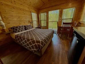 أغطية فراش متميزة وأسرّة بإسفنج يتكيف مع شكل الجسم