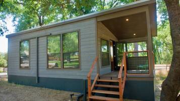 Deluxe Cabin, 1 Queen Bed, Non Smoking, Garden View | Premium bedding, memory-foam beds, individually decorated