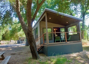 Deluxe Cabin, 1 Queen Bed, Non Smoking, Garden View | Terrace/patio - Sierra Meadows (Ahwahnee)