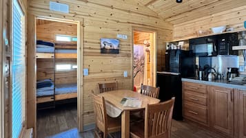 Family Cabin, 1 Bedroom, Refrigerator & Microwave | Living area