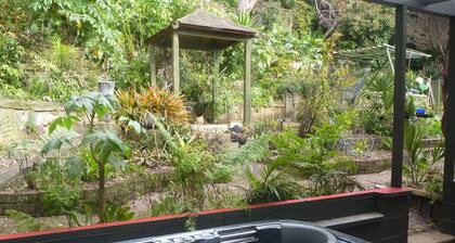Pohutukawa Coast Bed & Breakfast