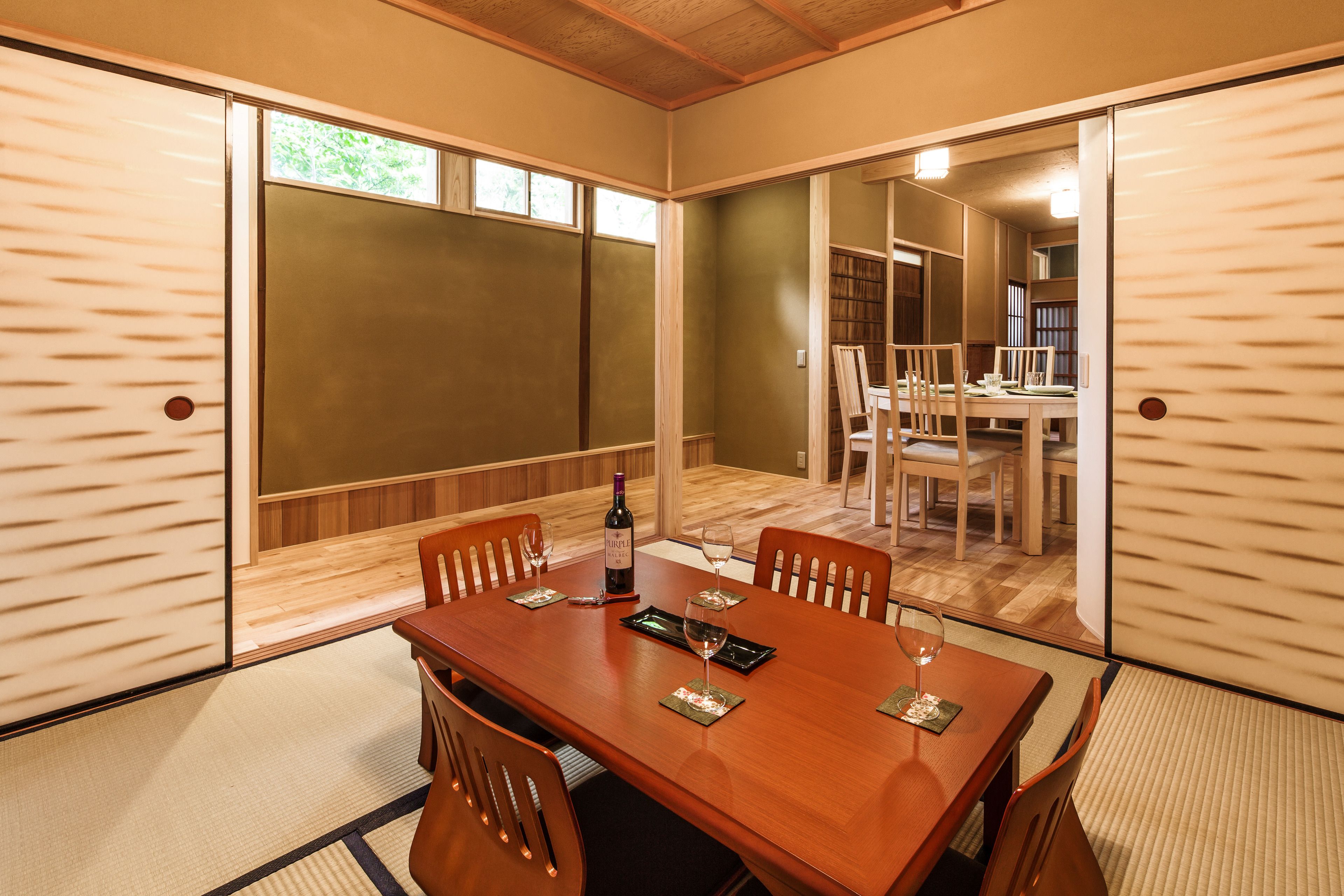 Sviitti, 2 makuuhuonetta | Oleskelualue | Taulutelevisio, tablettitietokone