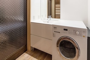 Suite, 2 Bedrooms | Bathroom sink