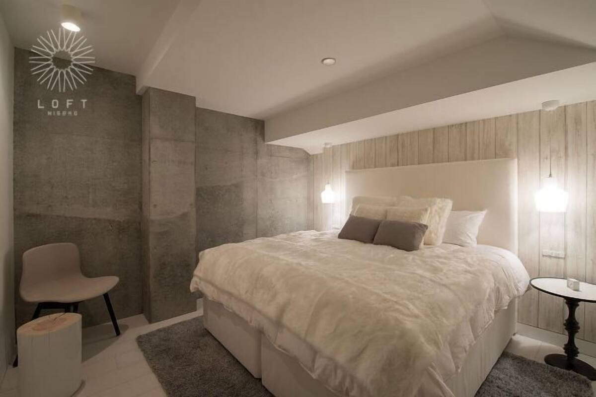 3 bedrooms, in-room safe, desk, blackout curtains