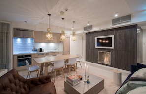 201 (Twin or Double) | Private kitchen | Full-size fridge, microwave, stovetop, dishwasher