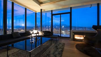 601 - Penthouse | Living area | Flat-screen TV, DVD player