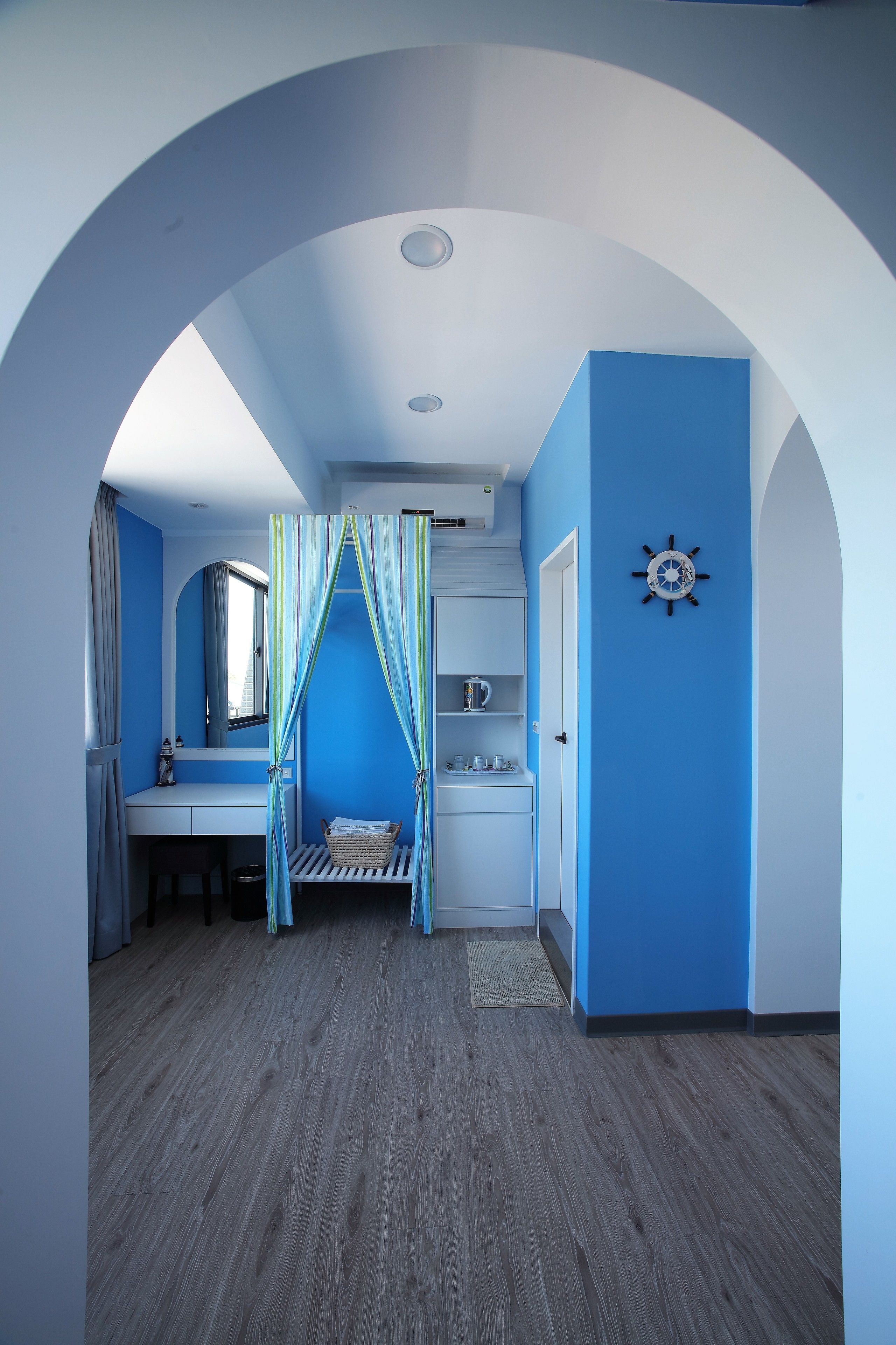 Kamar Triple Standar (Ocean) | Selimut bulu angsa, minibar gratis, dan didekorasi berbeda-beda