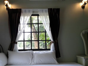 Free minibar items, rollaway beds, free WiFi - Bibury Resort (Suan Phueng)