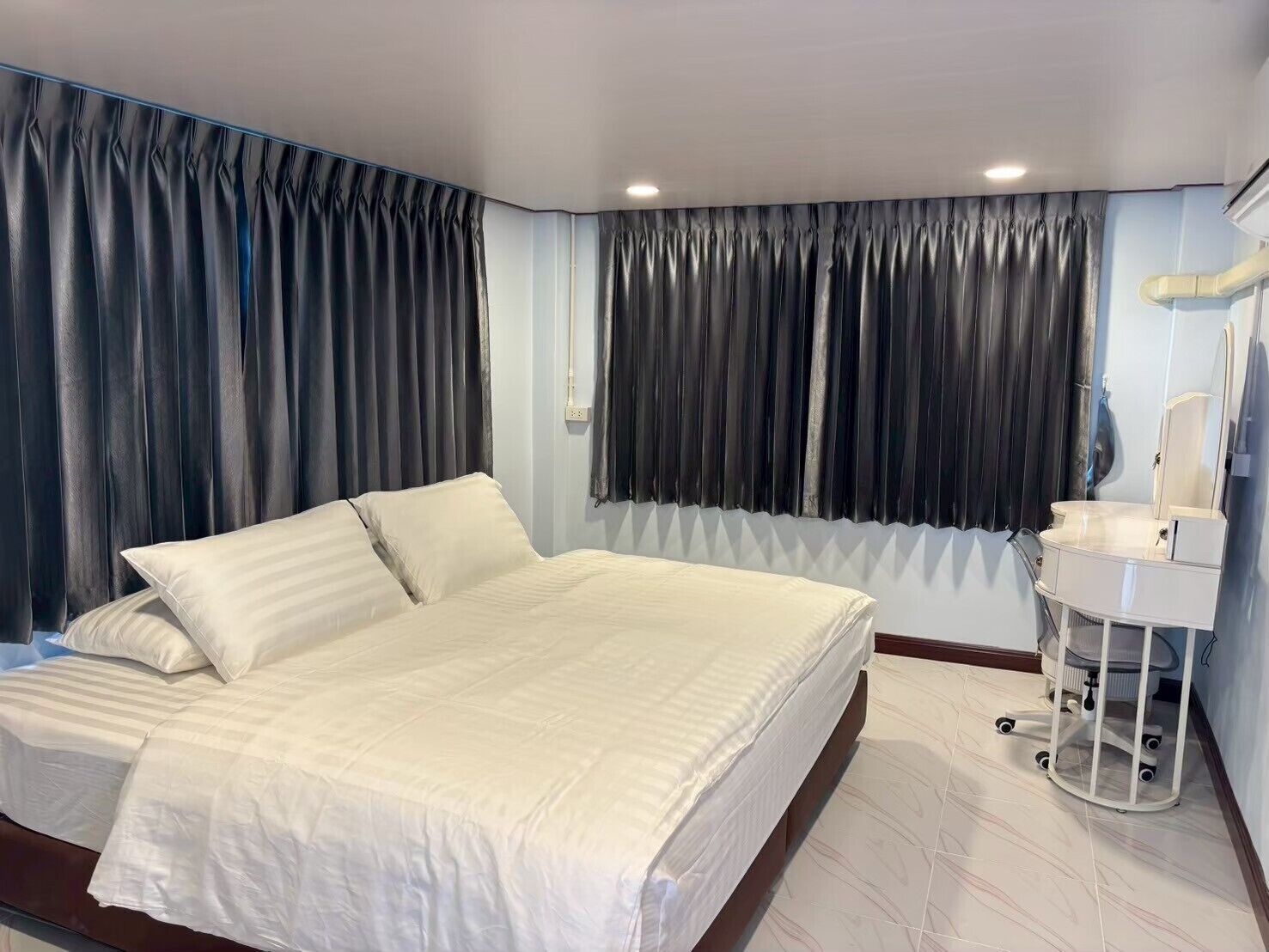 Eenvoudige kamer | Verduisterende gordijnen, gratis wifi, beddengoed