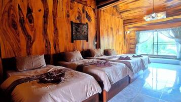 Familierom | Blendingsgardiner, wi-fi (inkludert) og sengetøy