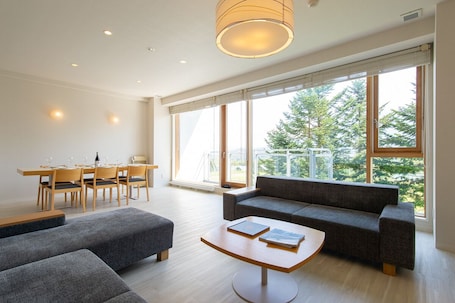 Deluxe Room, 2 Bedrooms | 1 bedroom, in-room safe, desk, iron/ironing board