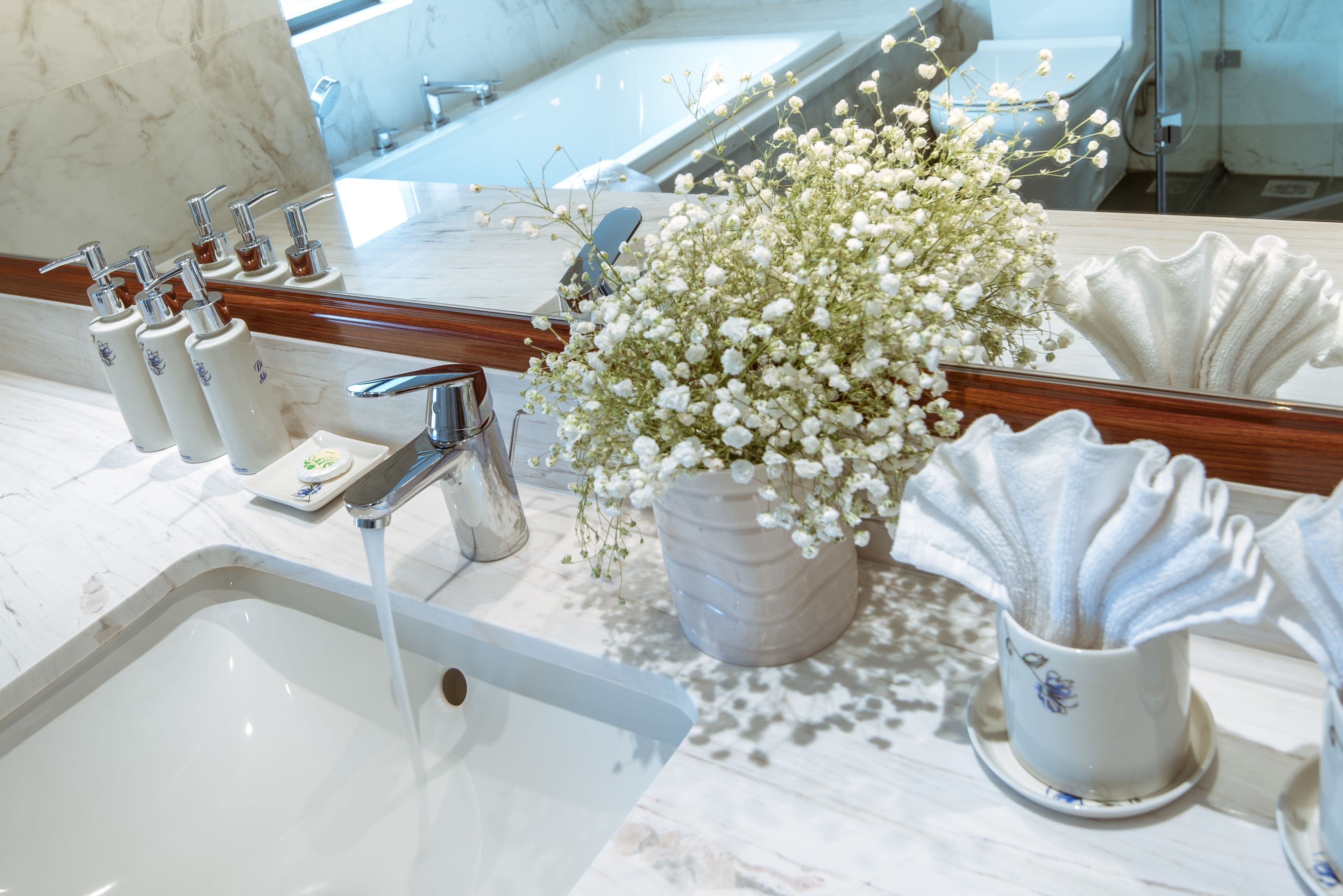 deluxe studio, 1 bedroom | bathroom sink