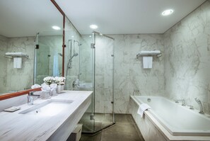 Deluxe Studio, Balcony, City View | Bathroom | Separate tub and shower, free toiletries, hair dryer, slippers - Dream Hotel & Apartment (Hanoi)