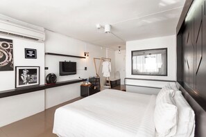 Superior Double Room | Escrivaninha, cortinas blackout, ferros/tábuas de passar roupa