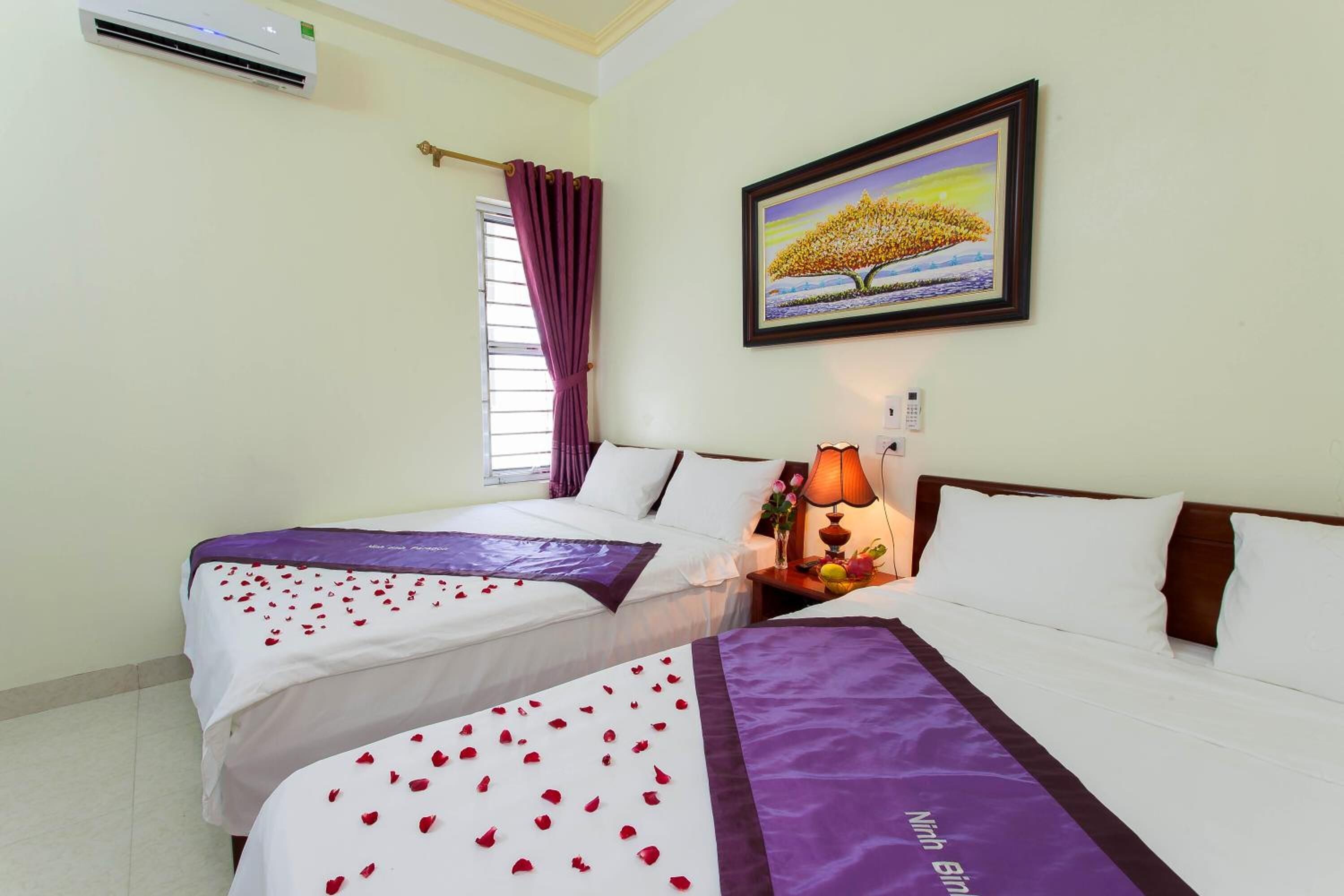 Desk, blackout curtains, free WiFi, bed sheets