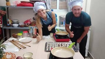 Breakfast, lunch and dinner served