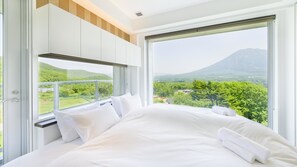 Penthouse, 3 chambres | Coffres-forts dans les chambres, fer et planche à repasser