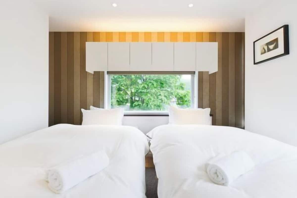 1 bedroom, in-room safe, iron/ironing board, free WiFi