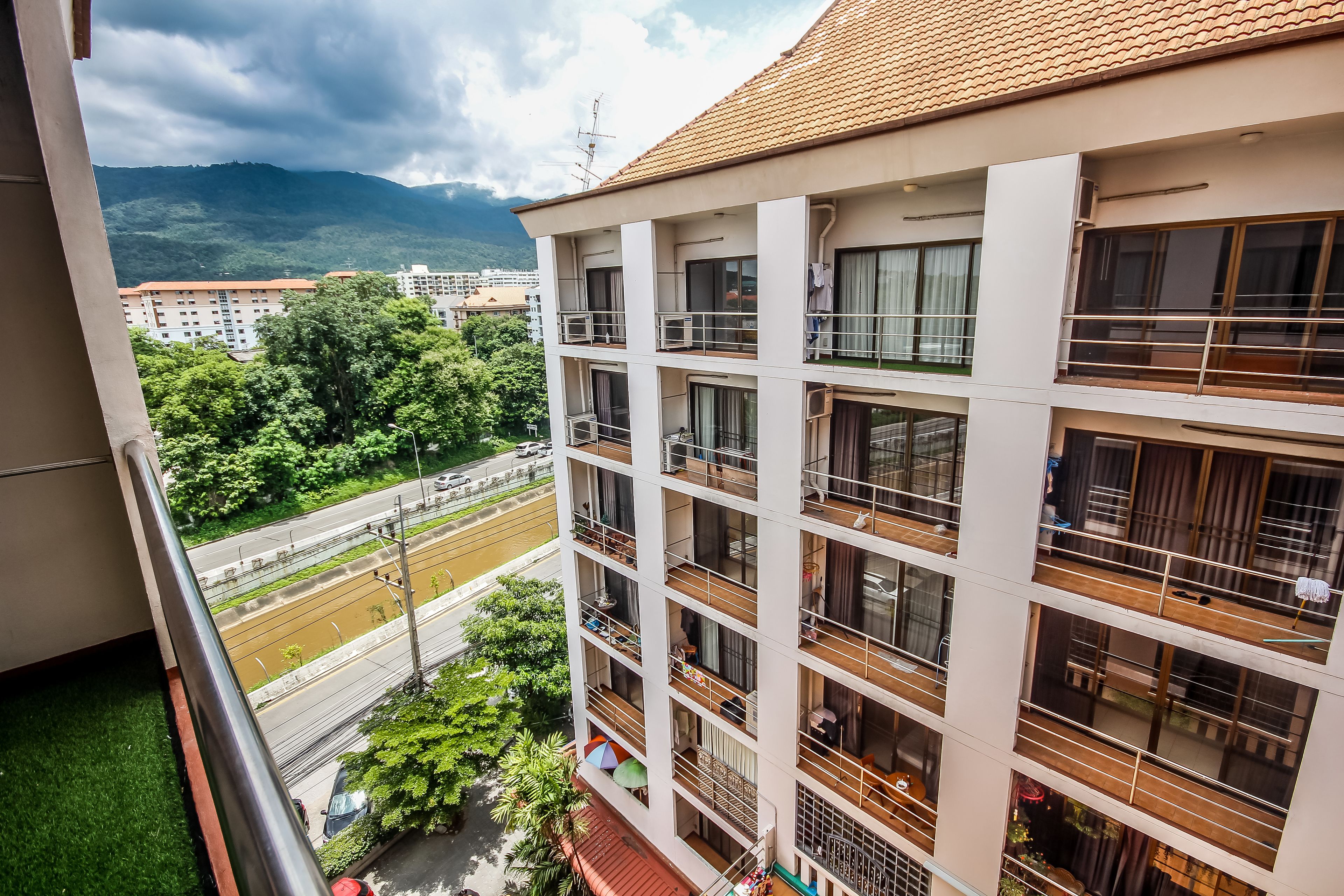 الإطلالة من المنشأة