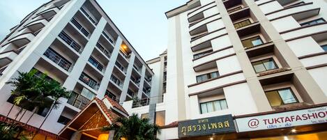 Front of property - evening/night