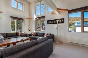 Chalet, 5 Bedrooms | View from room