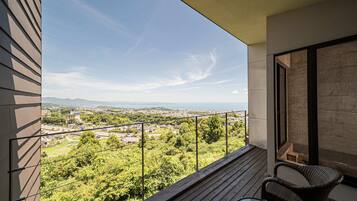 Japanese Western Style Room with Half Open-air Bath, 2F