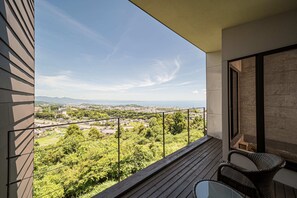 Japanese Western Style Room with Half Open-air Bath, 2F