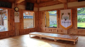 Sarangchae 1 (Ondol) | Living area