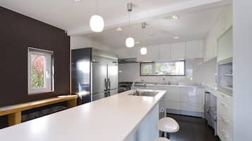 Casa, 5 habitaciones (2 double, 4 single, 4 bunk Beds) | Cocina privada | Refrigerador, microondas, parrilla de estufa y lavavajillas