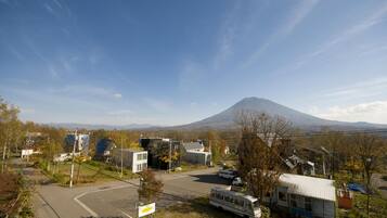 House, 5 Bedrooms (2 double, 4 single, 4 bunk Beds) | View from room