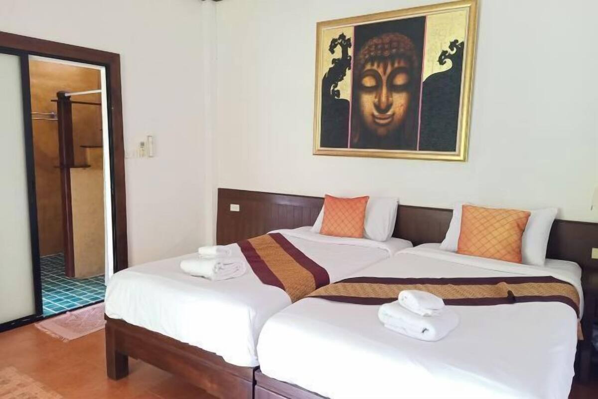 Desk, free WiFi, bed sheets