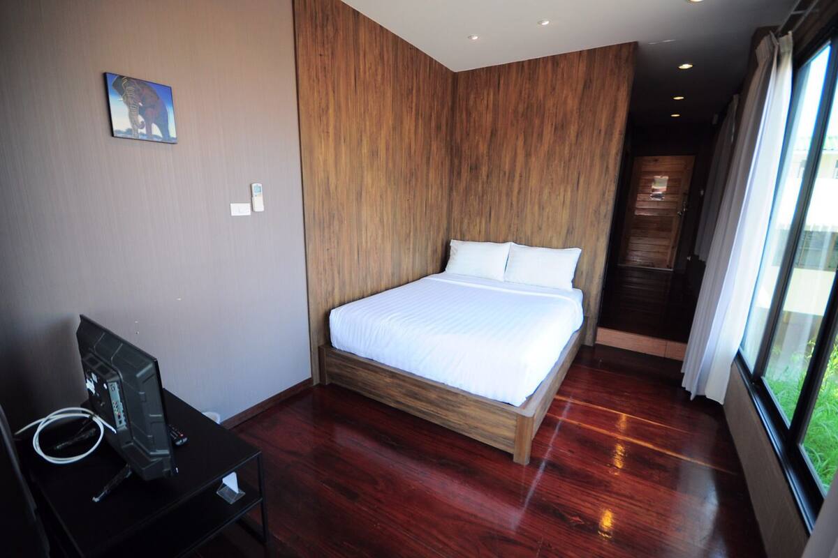 ห้องสแตนดาร์ด, 1 ห้องนอน, ปลอดบุหรี่, วิวแม่น้ำ | เครื่องนอนระดับพรีเมียม, มินิบาร์, ห้องเก็บเสียง, เตียงเสริม/เปล