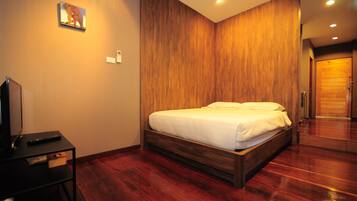 Premium bedding, minibar, soundproofing, rollaway beds