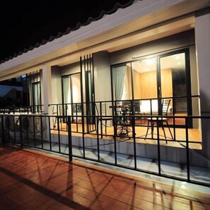 Standard-huone, 1 makuuhuone, tupakointi kielletty, jokinäköala | Terassi/patio