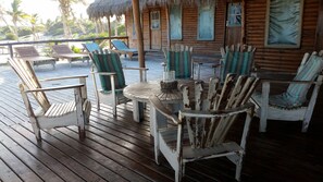 Panorama huis, 4 slaapkamers, uitzicht op zee, aan het strand | Terras