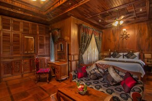 Minibar, in-room safe, desk, soundproofing - Model Residence and Spa (Siem Reap)