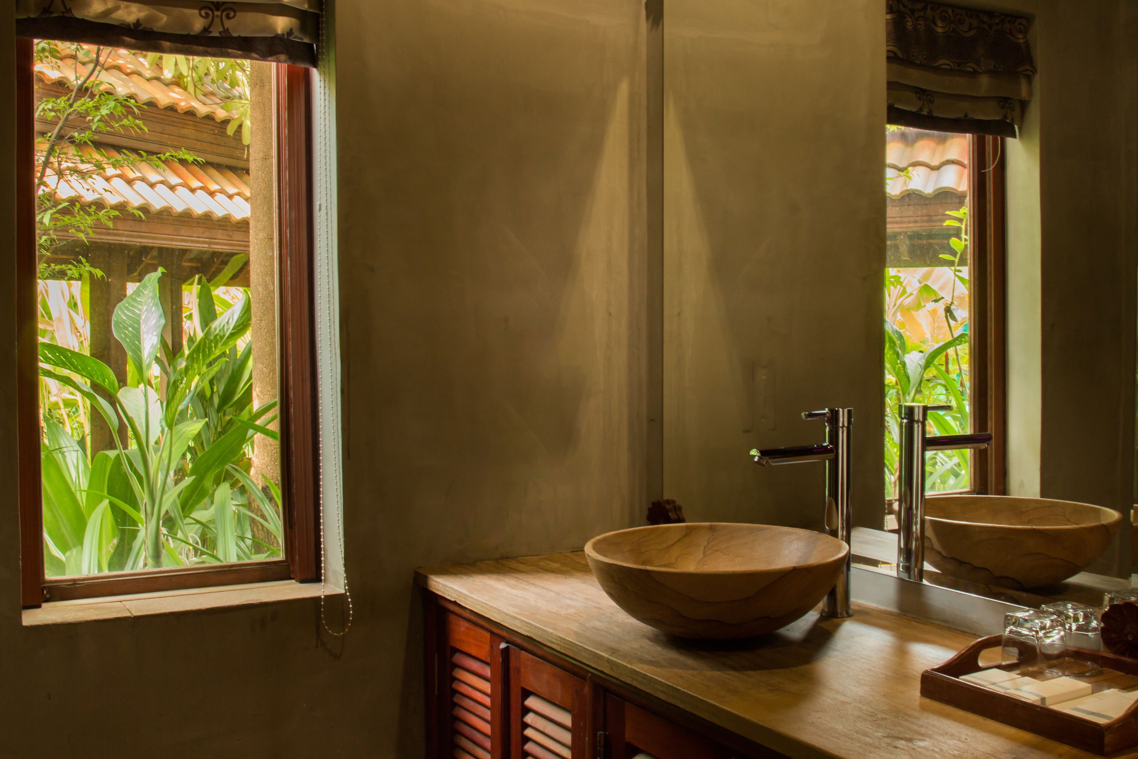 family suite | bathroom sink