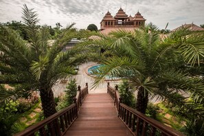 2 outdoor pools, open 7 AM to 9 PM, pool umbrellas, sun loungers - Model Residence and Spa (Siem Reap)