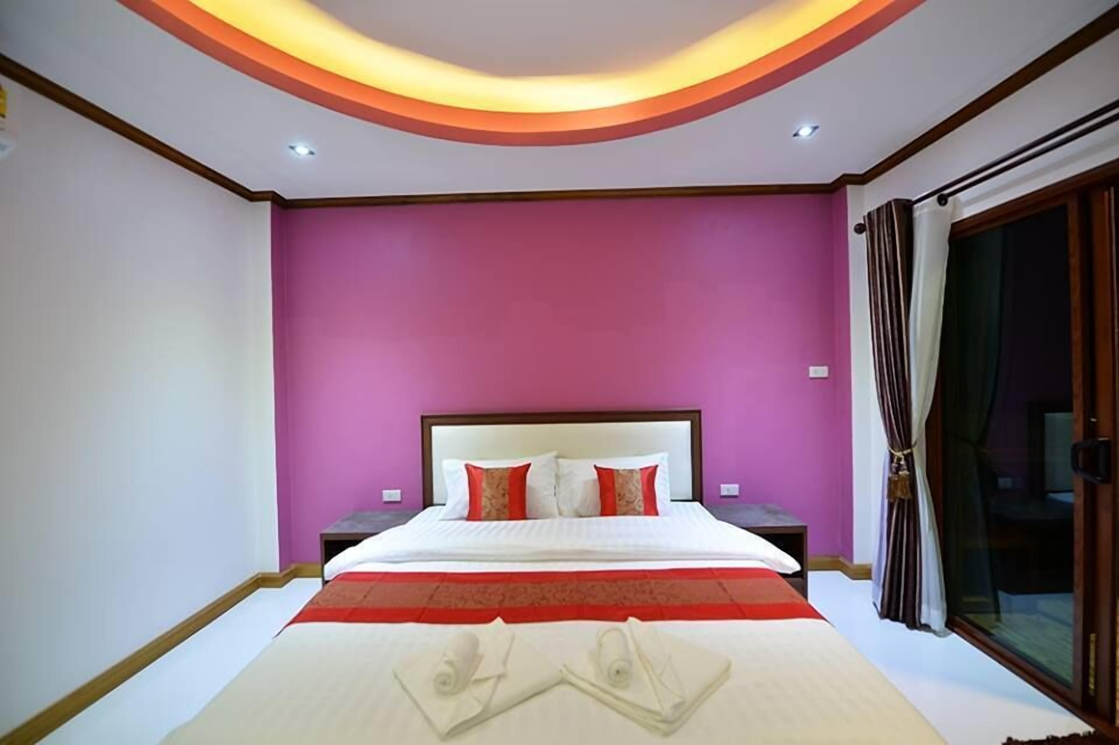 In-room safe, free WiFi