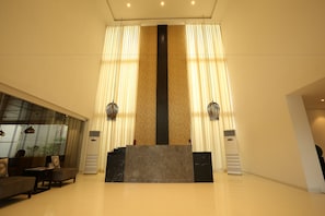 Quầy tiếp tân