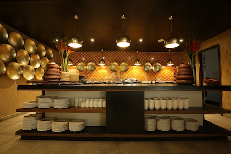 Daily buffet breakfast (INR 314 per person)