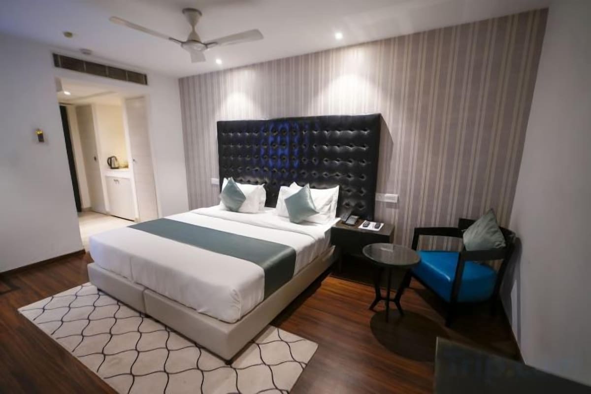 1 bedroom, premium bedding, memory foam beds, minibar